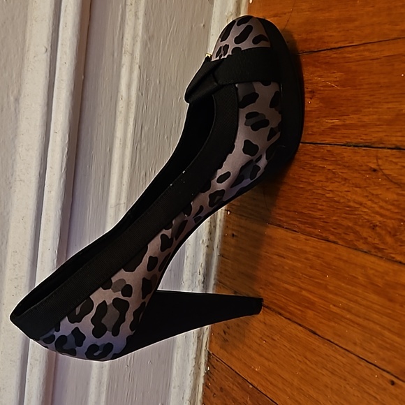 Christian Siriano for Payless black & gray leopard satin platform pumps size 8 - Picture 10 of 16